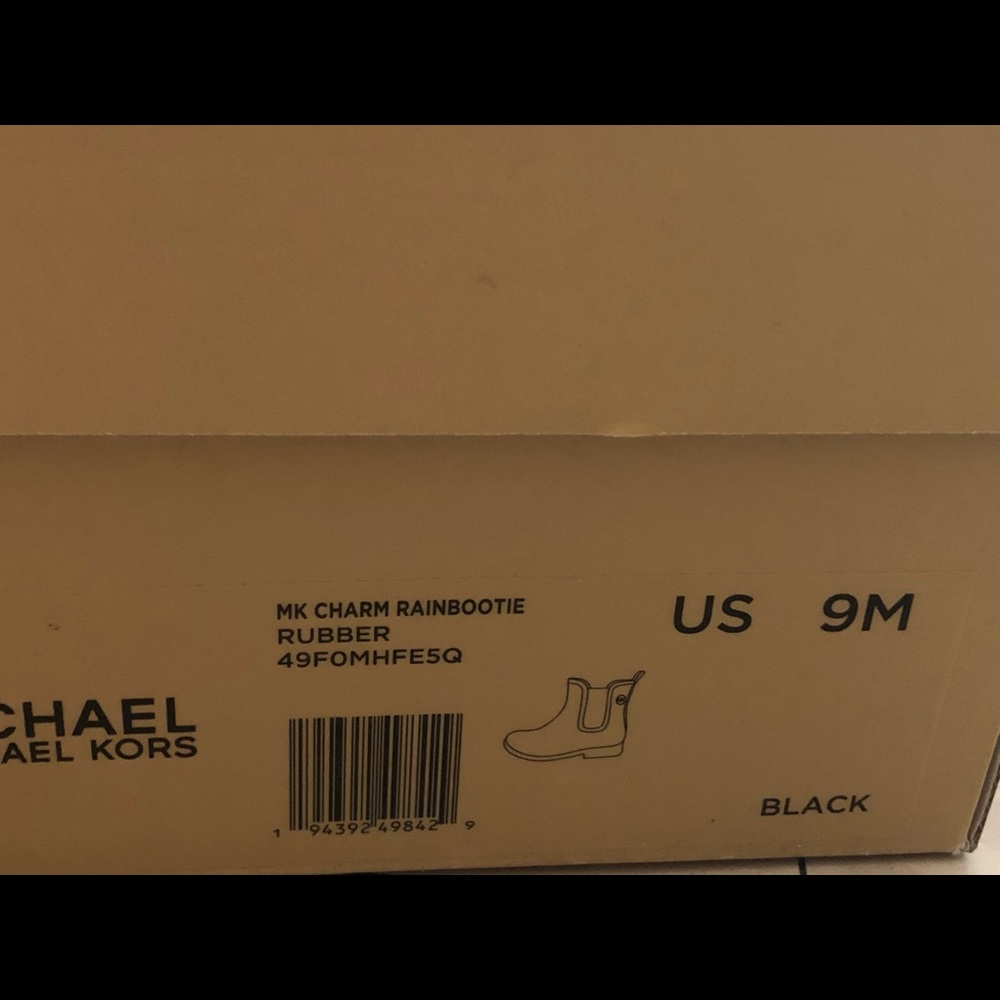 Michael kors rain boots 👢 - Picture 4 of 5